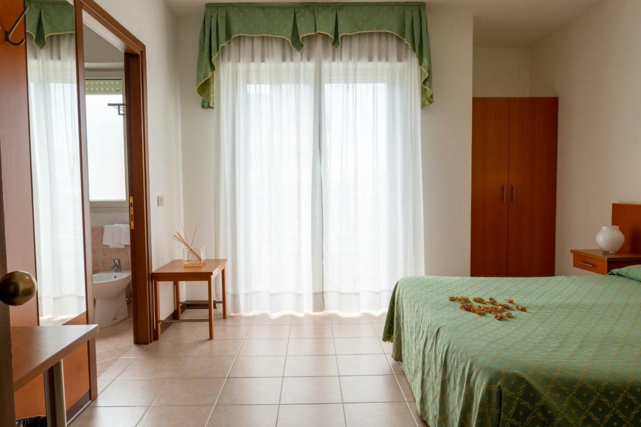 Hotel Nettuno Caorle Eksteriør bilde