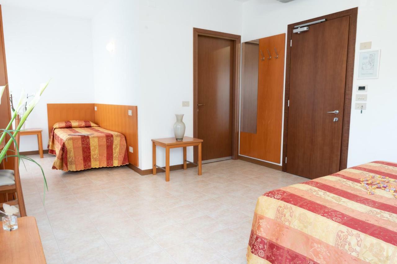 Hotel Nettuno Caorle Eksteriør bilde