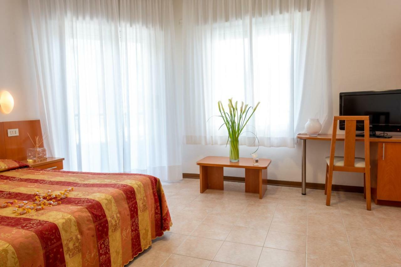 Hotel Nettuno Caorle Eksteriør bilde